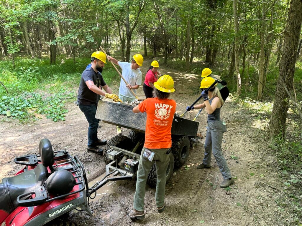 Shovel Working